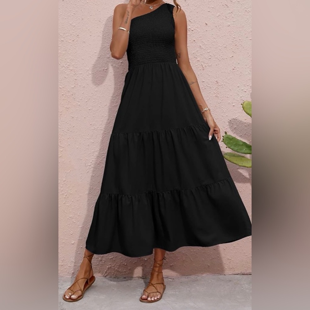 Elegant Black Maxi Dress